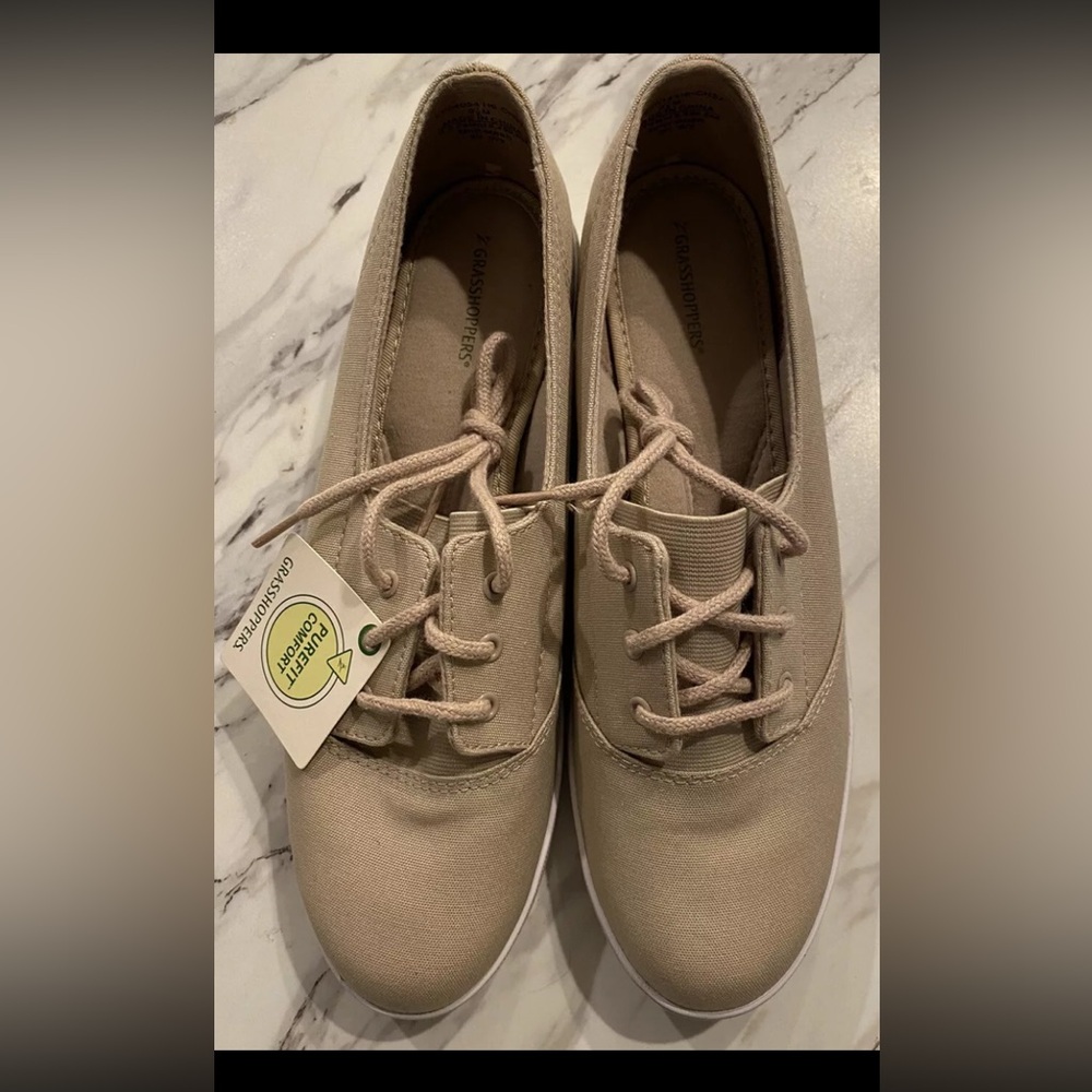 Grasshopper Shoes EF04034 Size 9.5 Tan